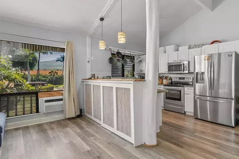 15 Kulanihakoi St #4E, Kihei, HI 96753