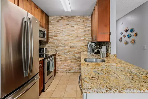 160 Keonekai Rd #3-203, Kihei, HI 96753