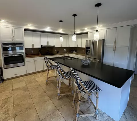 912 N Niheu Pl, Lahaina, HI 96761