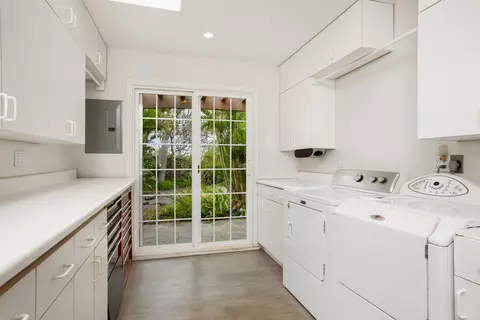 Kitchen - 60 Ka Dr, Kula, HI 96790 photo 4 of 4