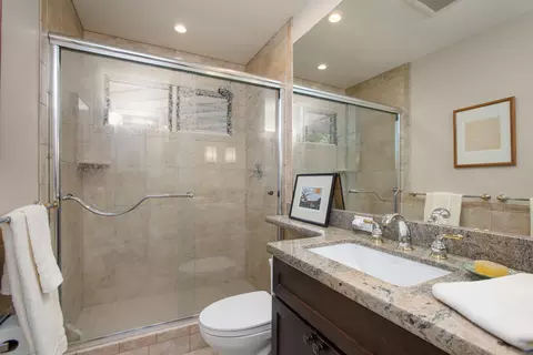 Bath - 60 Ka Dr, Kula, HI 96790 photo 3 of 4