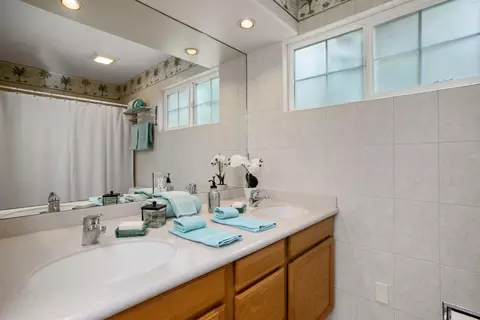 Bath - 60 Ka Dr, Kula, HI 96790 photo 4 of 4