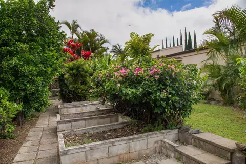 Exterior - 60 Ka Dr, Kula, HI 96790 photo 6 of 9
