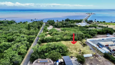 35 Kaunakakai Pl, Kaunakakai, HI 96748