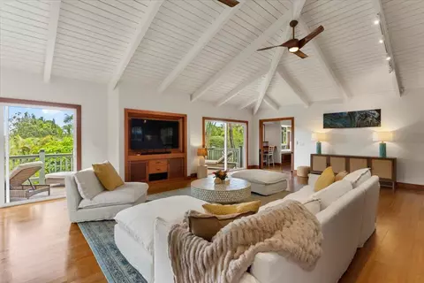 Living - 60 Koolau Rd, Haiku, HI 96708 photo 2 of 4