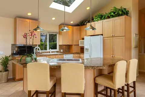 Kitchen - 9 Paliuli Pl, Kula, HI 96790 photo 3 of 5