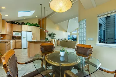 Living - 9 Paliuli Pl, Kula, HI 96790 photo 5 of 6