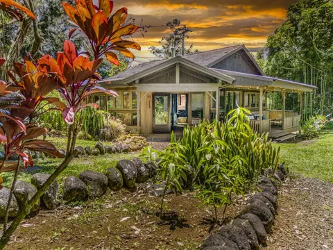 60 Lepo Pl, Haiku, HI 96708