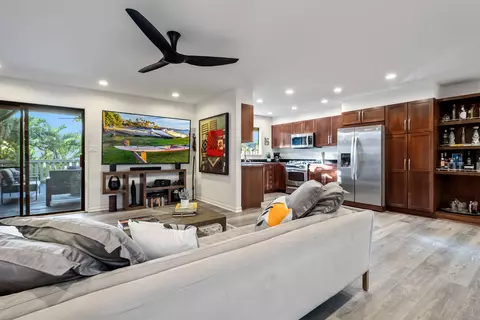 220 Kaiola Pl, Kihei, HI 96753