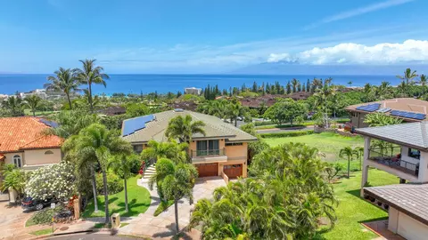 212 Hakui Pl, Lahaina, HI 96761