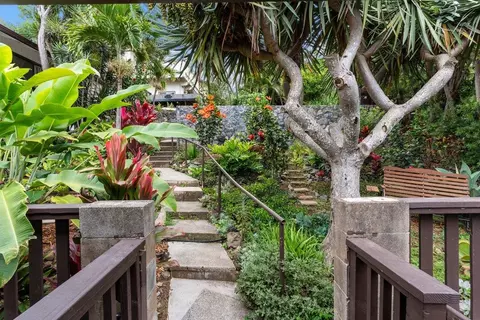 621 Loulu Way, Makawao, HI 96768