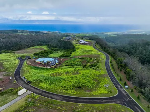 640 Mahana Ridge St #39, Lahaina, HI 96761