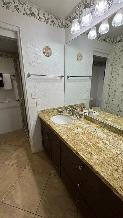 Bath - 3543 Lower Honoapiilani Rd #E-307, Lahaina, HI 96761 photo 1 of 2