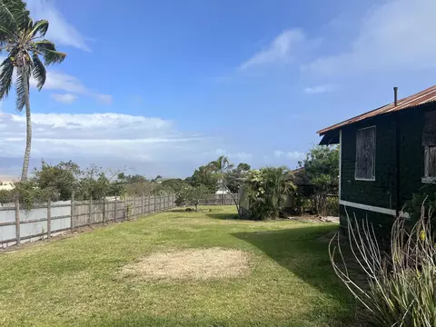 90 Kilakila Pl, Makawao, HI 96768