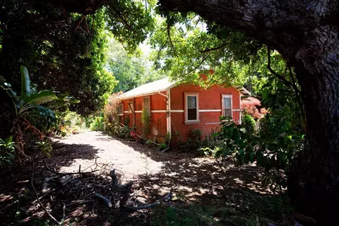 1042 Makawao Ave, Makawao, HI 96768