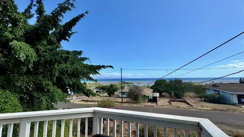 1085 Nauve St, Kaunakakai, HI 96748