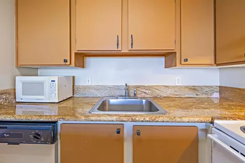 3740 Lower Honoapiilani Rd #E308, Lahaina, HI 96761 photo 9