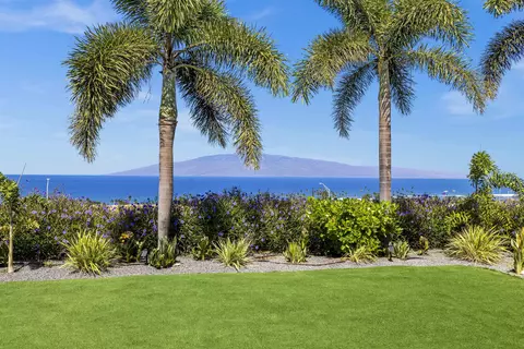 200 Hokiokio Pl #10, Lahaina, HI 96761