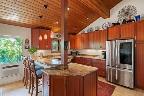 15 Kulanihakoi St #17E, Kihei, HI 96753