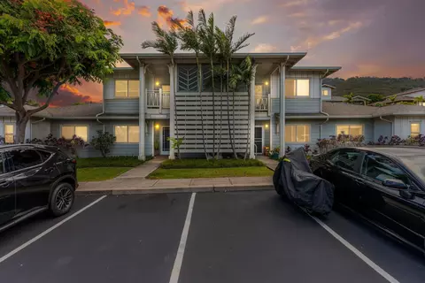 213 Hooulu Ln #1102, Wailuku, HI 96793