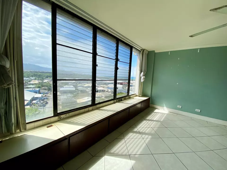 Living - 493 Pio Dr #403, Wailuku, HI 96793 photo 2 of 4