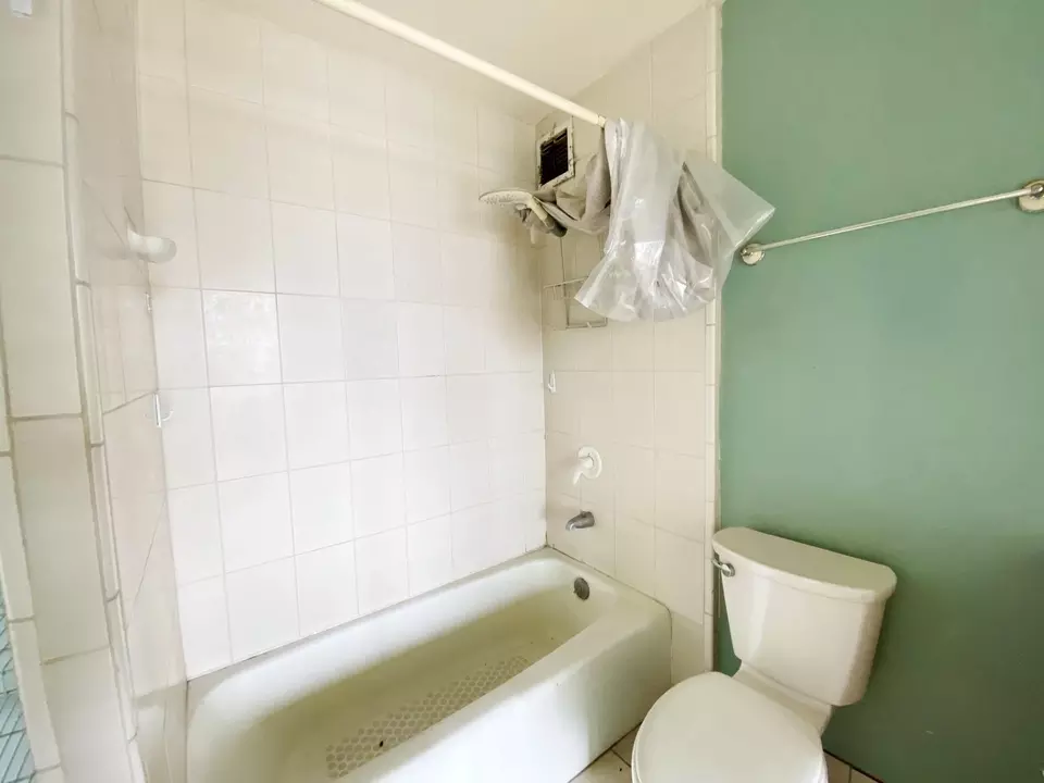 Bath - 493 Pio Dr #403, Wailuku, HI 96793 photo 2 of 2