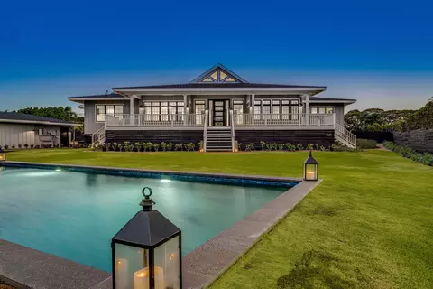 1041 Kapukaulua Pl, Paia, HI 96779