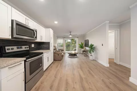 480 Kenolio Rd #21-204, Kihei, HI 96753