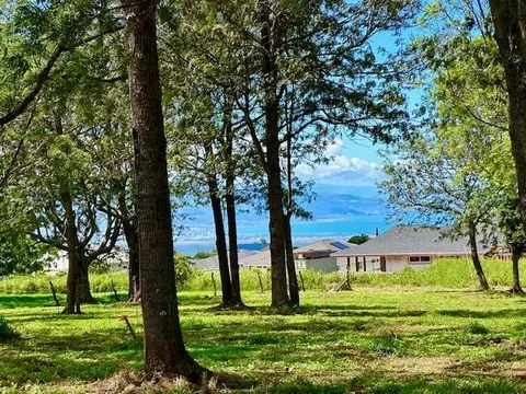 26 Kula Hwy UNIT B, Pukalani, HI 96768
