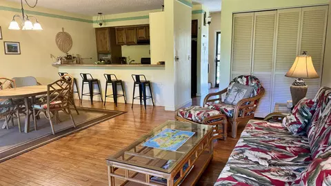 100 Lio Pl #Q3, Maunaloa, HI 96770