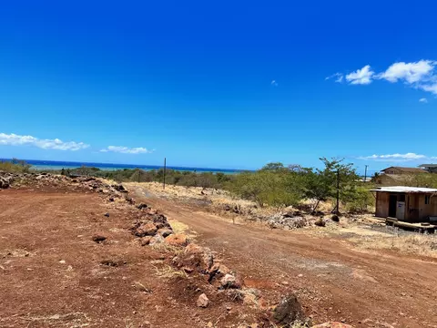 87 Opua Pl, Kaunakakai, HI 96748