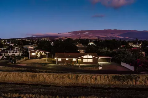 39 Aeloa Rd, Makawao, HI 96768