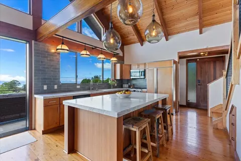 Kitchen - 320 Lower Kimo Dr, Kula, HI 96790 photo 2 of 5
