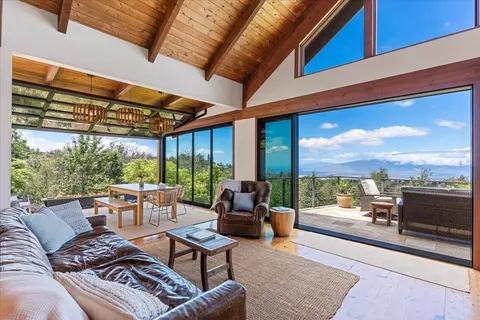 Living - 320 Lower Kimo Dr, Kula, HI 96790 photo 2 of 6