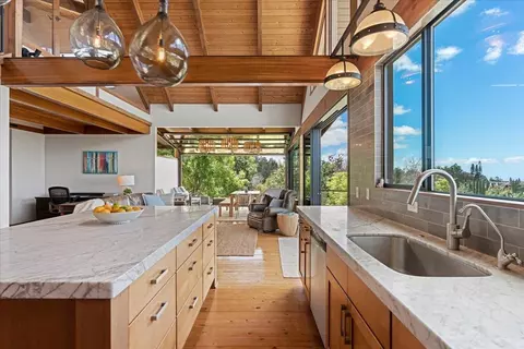 Kitchen - 320 Lower Kimo Dr, Kula, HI 96790 photo 4 of 5