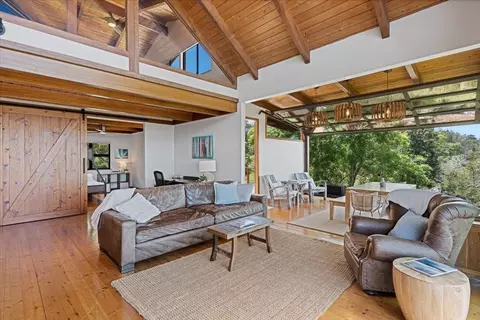 Living - 320 Lower Kimo Dr, Kula, HI 96790 photo 3 of 6