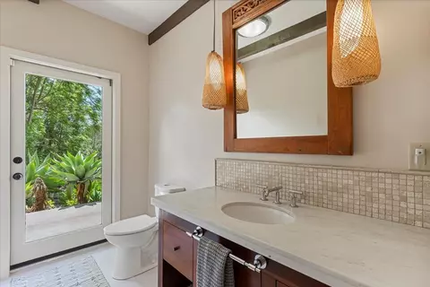 Bath - 320 Lower Kimo Dr, Kula, HI 96790 photo 3 of 3