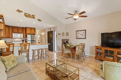 1299 Uluniu Rd #G-208, Kihei, HI 96753