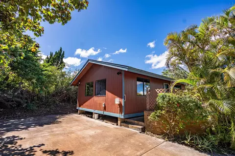 675 Hoene St, Makawao, HI 96768
