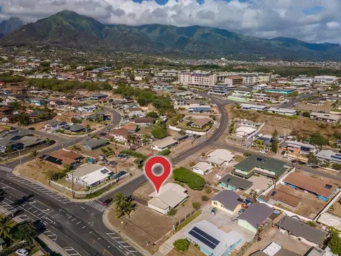 418 Lihi St, Kahului, HI 96732