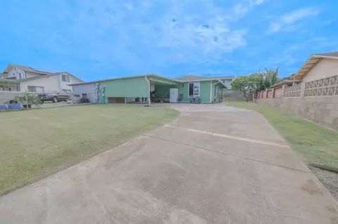 18 Hoomoku Loop, Kahului, HI 96732