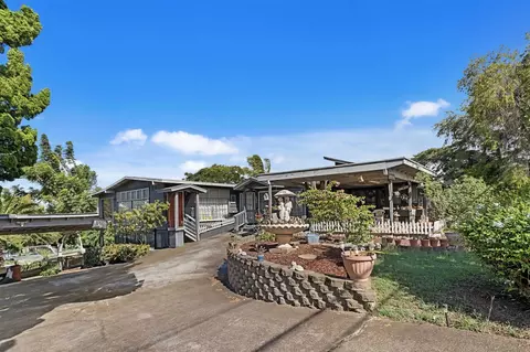 17 Nanaina St, Makawao, HI 96768
