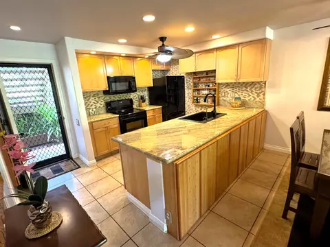 50 Kepuhi Pl #102, Maunaloa, HI 96770