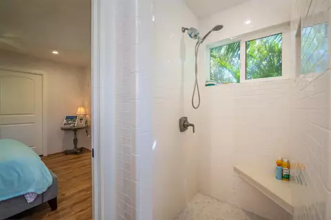 Bath - 84 Loha St UNIT C, Makawao, HI 96768 photo 1 of 5