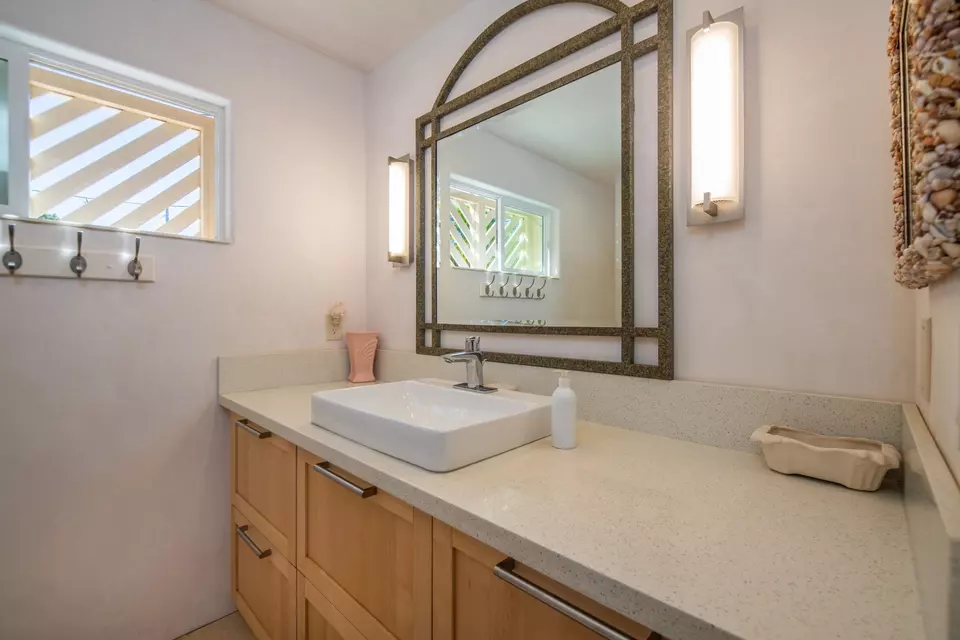Bath - 84 Loha St UNIT C, Makawao, HI 96768 photo 2 of 5