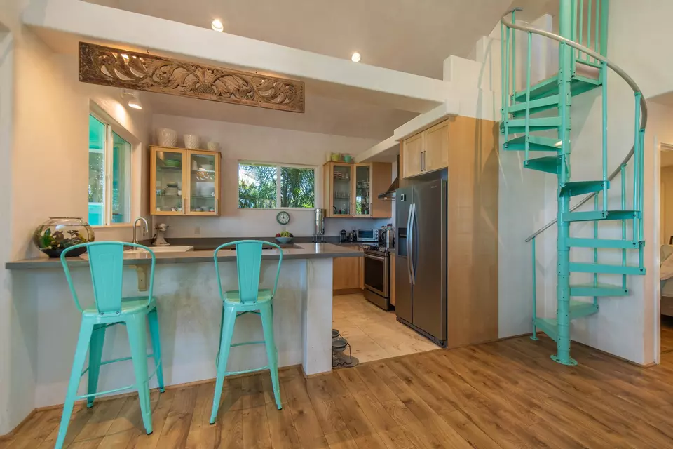 Kitchen - 84 Loha St UNIT C, Makawao, HI 96768 photo 3 of 3