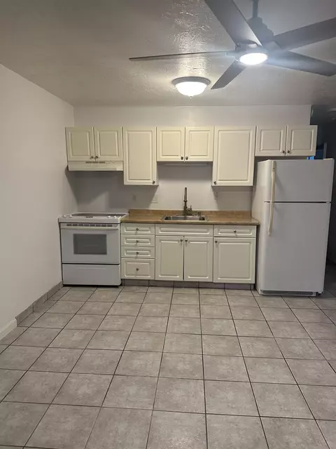 2140 Awihi Pl #5, Kihei, HI 96753