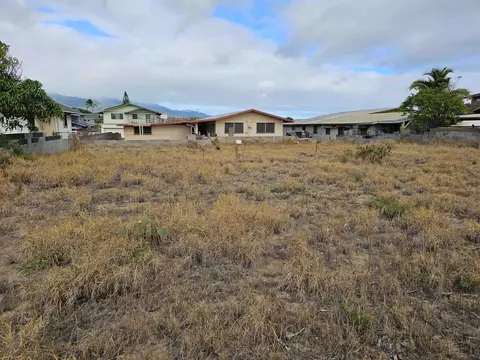 357 Ohaa St, Kahului, HI 96732