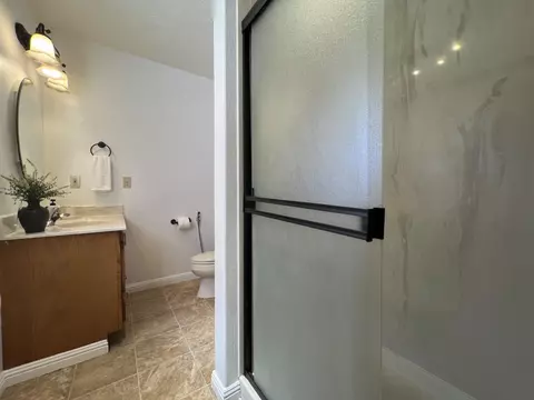 Bath - 5791 Lower Kula Rd, Kula, HI 96790 photo 5 of 5