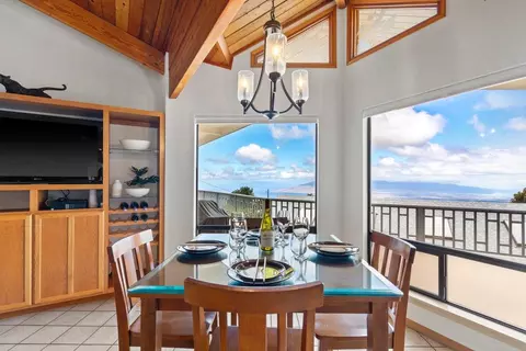 Dining - 5791 Lower Kula Rd, Kula, HI 96790 photo 4 of 5